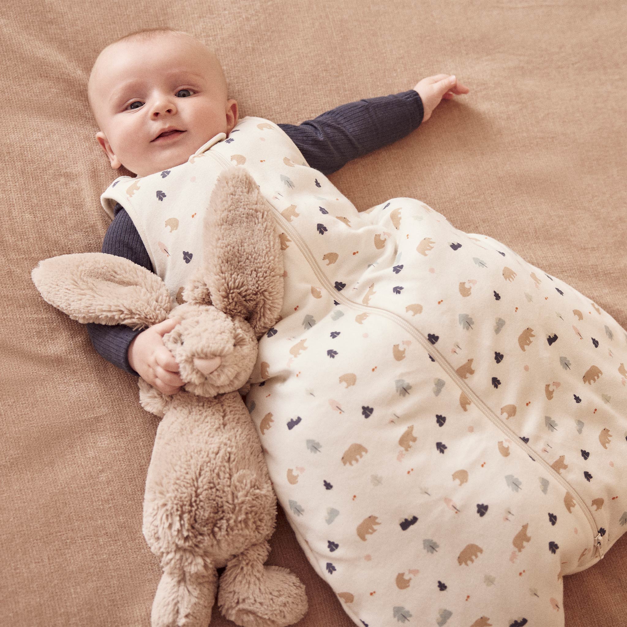BEAR_RIBBED_ZIP-UP_SLEEPSUIT___HAT_SET_BEAR_PRIN_FRONT_OPENING_SLEEPING_BAG_402_WEB